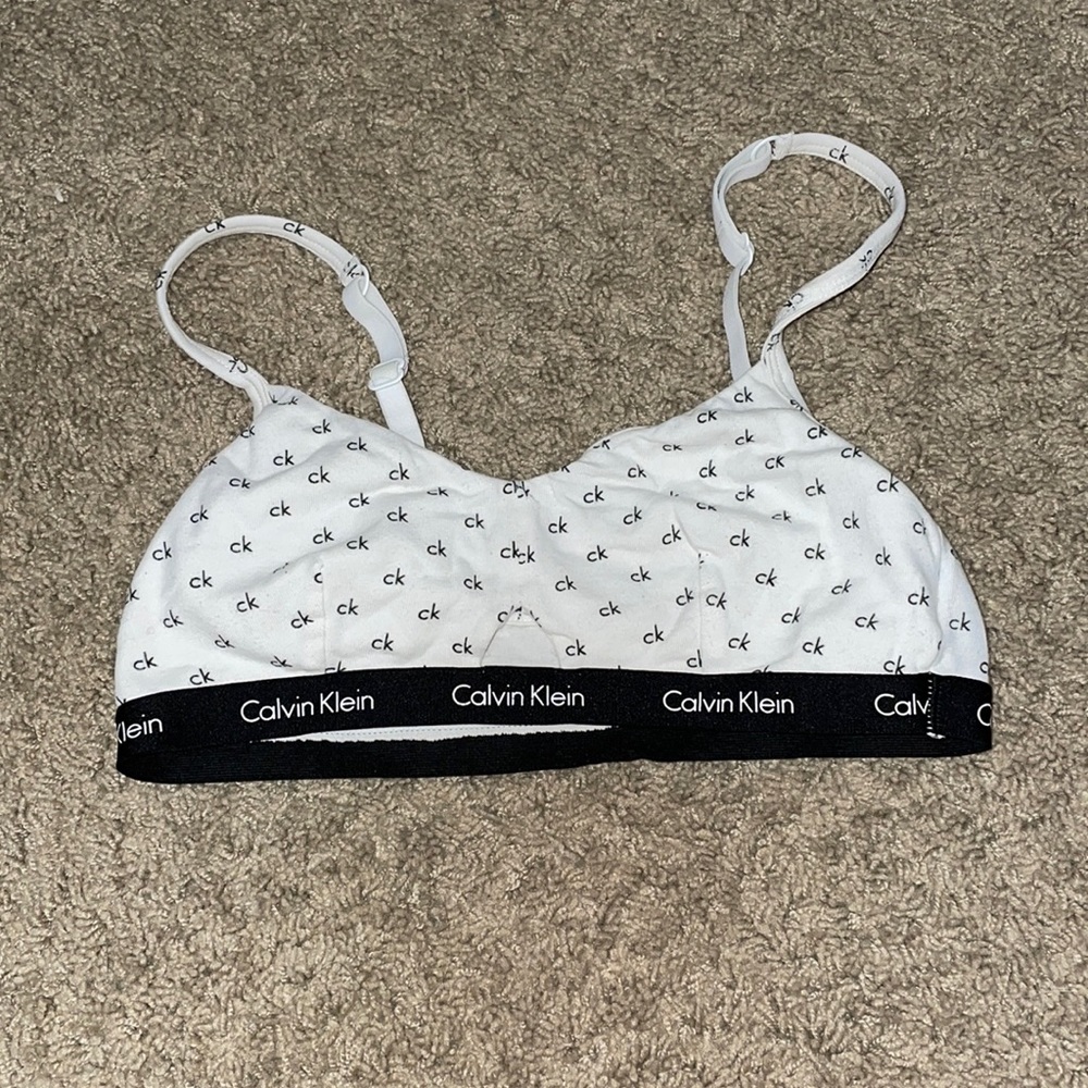 calvin klein black and white keyhole bra
